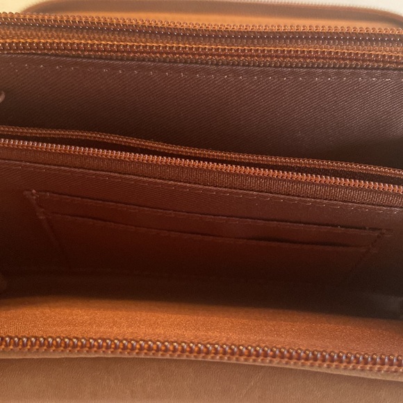 Fossil brown leather double zip around multi pocket clutch bag with strap - Picture 12 of 16